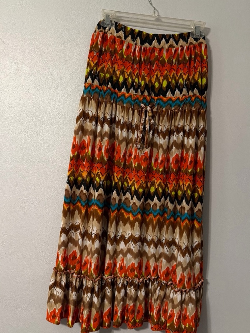 Women’s strapless maxi dress.